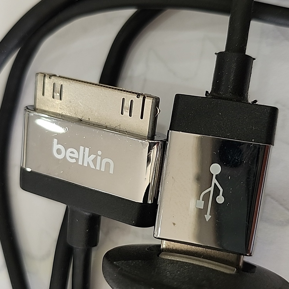 First Generation iPhone Charger - Picture 2 of 7